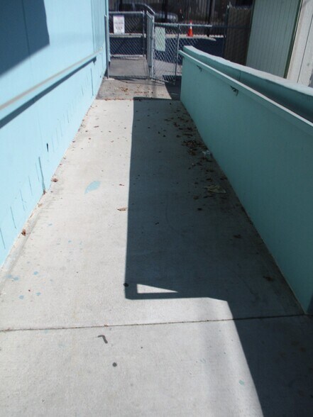 More Photos Of 9900-9904 S Central Ave, Los Angeles Schools For Lease