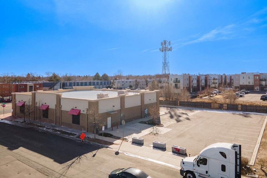 More Photos Of 1395 Peoria St, Aurora Freestanding For Lease