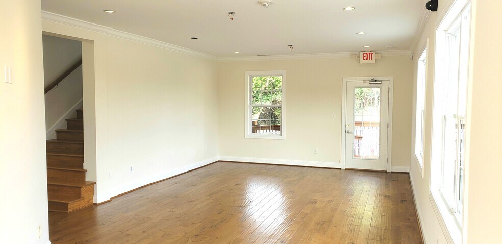 More Photos Of 14319 Manchester Rd, Ballwin Freestanding For Lease