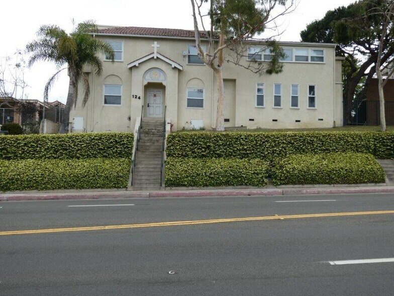 More Photos Of 122-126 N Pacific Coast Hwy, Redondo Beach Schools For Sale