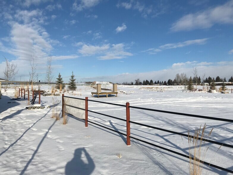 More Photos Of 25 Greenbriar Dr NW, Calgary Unknown For Lease