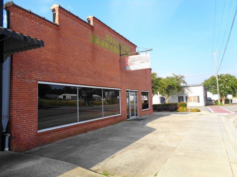 More Photos Of 111 W Ridgeley St, Atmore Storefront For Sale