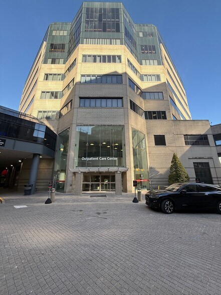 More Photos Of 225 Abraham Flexner Way, Louisville Medical For Sale