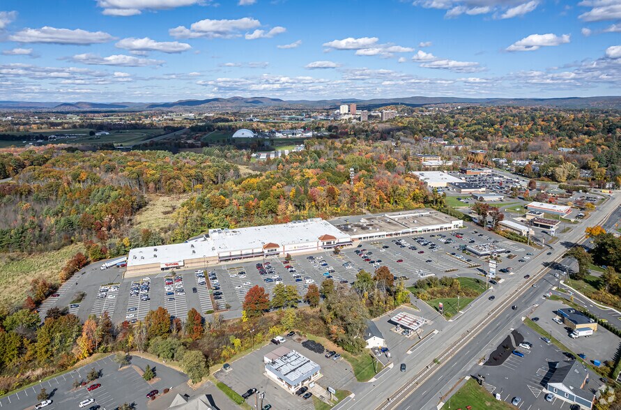 More Photos Of 434-458 Russell St, Hadley General Retail For Lease