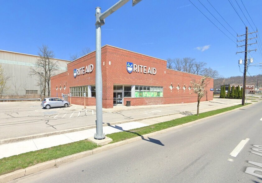 Primary Photo Of 407 Central Ave, Johnstown Drugstore For Lease