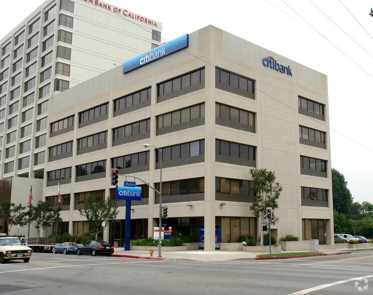 More Photos Of 16601 Ventura Blvd, Encino Office For Lease