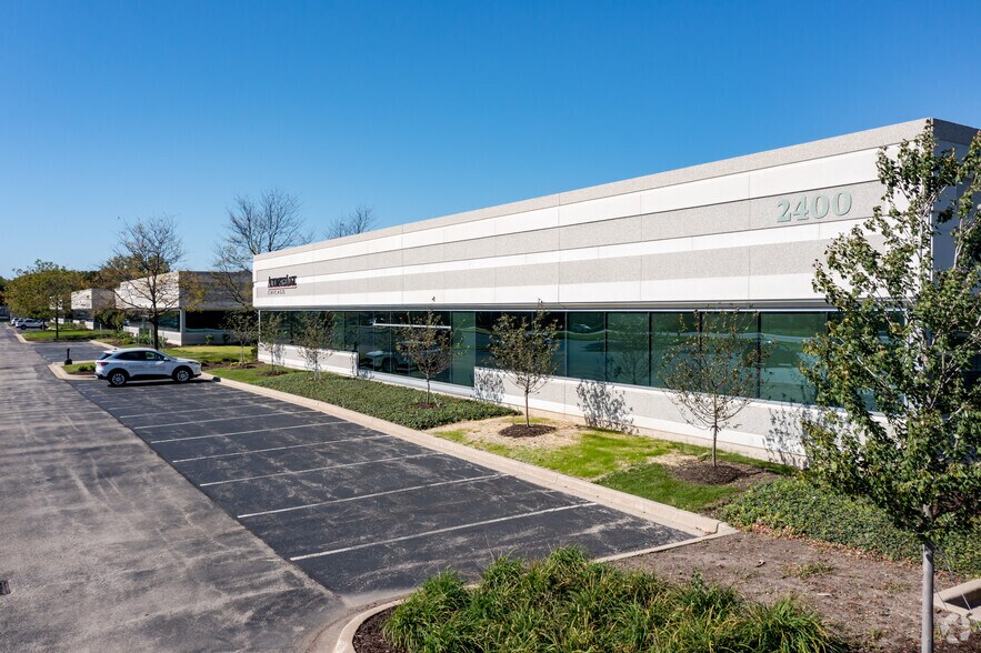 2400 OGDEN AVE  