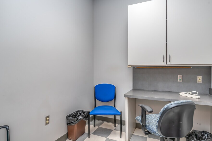 More Photos Of 5015 Woods Crossing Rd, Montgomery Office For Sale