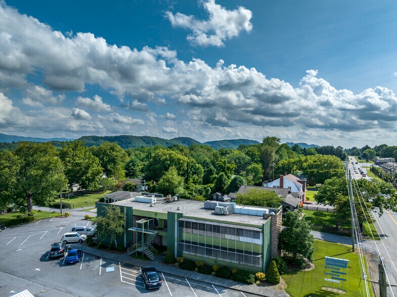 More Photos Of 337 Bluff City Hwy, Bristol Office For Sale