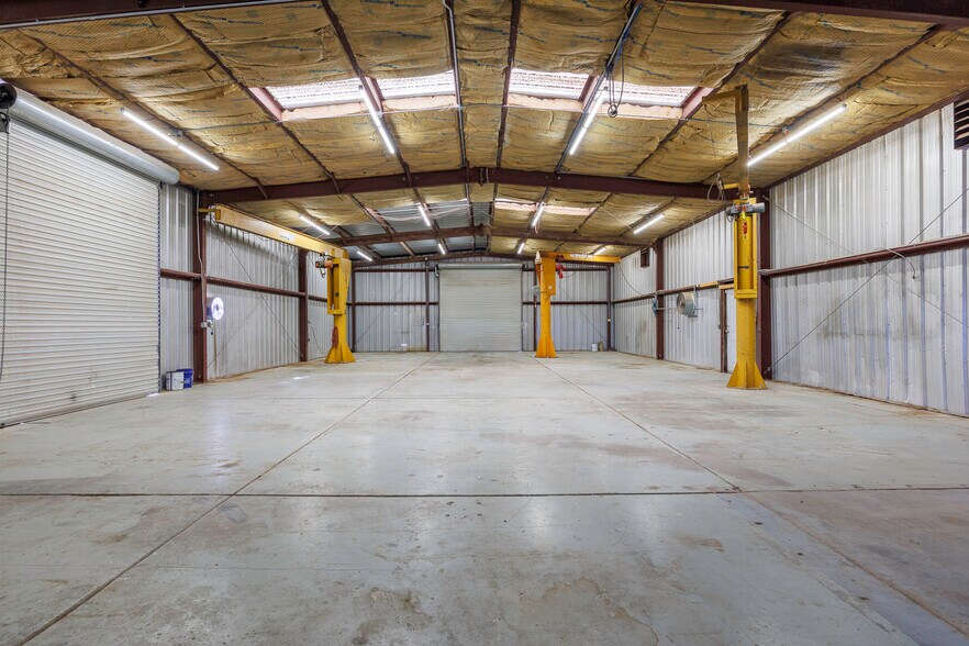 More Photos Of 15051 N Business 79 Hwy, Florence Service For Sale