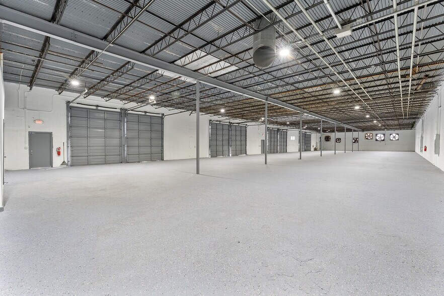 More Photos Of 2240 SW 34th St, Fort Lauderdale Warehouse For Lease