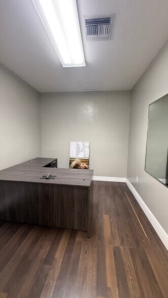 More Photos Of 11300 NW 87th Ct, Hialeah Unknown For Lease
