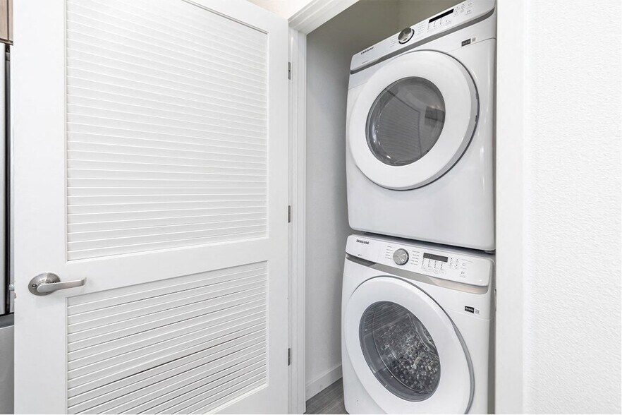 More Photos Of 1040 Santa Fe Dr, Denver Apartments For Lease