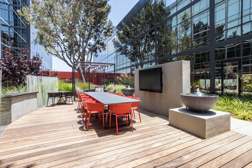 More Photos Of 2100 E Grand Ave, El Segundo Coworking Space