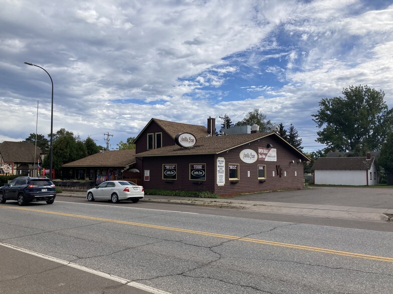 Primary Photo Of 812 7th Ave, Two Harbors Restaurant For Lease