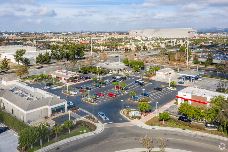 More Photos Of 92 Corporate Park, Irvine Storefront Retail Office For Lease
