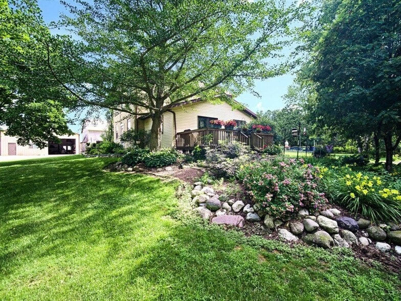 4141 Viebahn St, Manitowoc, WI 54220 Contractor Storage Yard For Sale