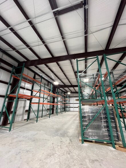 More Photos Of 1631 Highway 6 S, Houston Warehouse For Lease