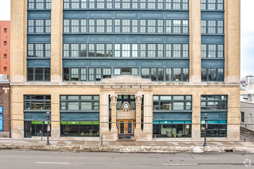 More Photos Of 2410 University Ave W, Saint Paul Apartments For Lease