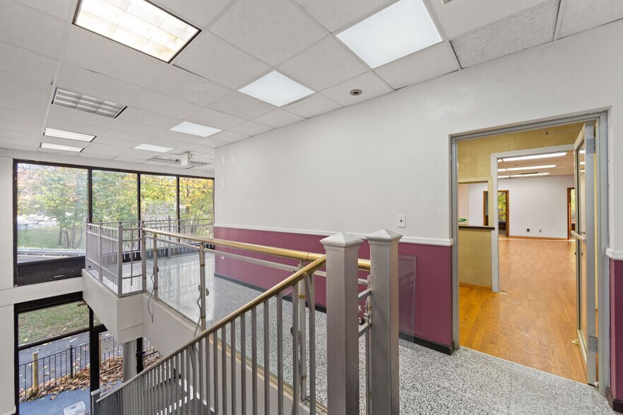 More Photos Of 201 Lower Notch Rd, Little Falls Medical For Lease