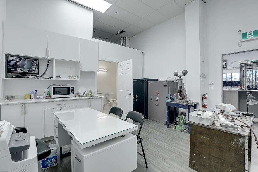 More Photos Of 8028 128th St, Surrey General Retail For Sale