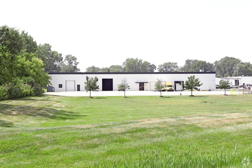 More Photos Of 1955 Stephenson Hwy, Troy Manufacturing For Sale