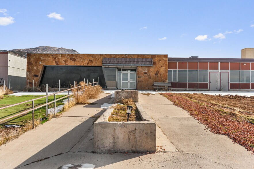 More Photos Of 120 E Altamira Dr, Cedar City Office Residential For Lease