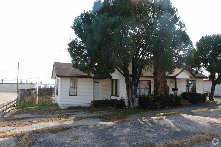 More Photos Of 3229 W Euless Blvd, Euless Daycare Center For Sale