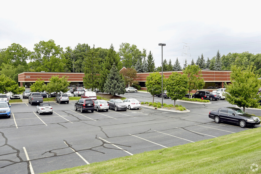 Primary Photo Of 41650 Gardenbrook Rd, Novi Office For Lease