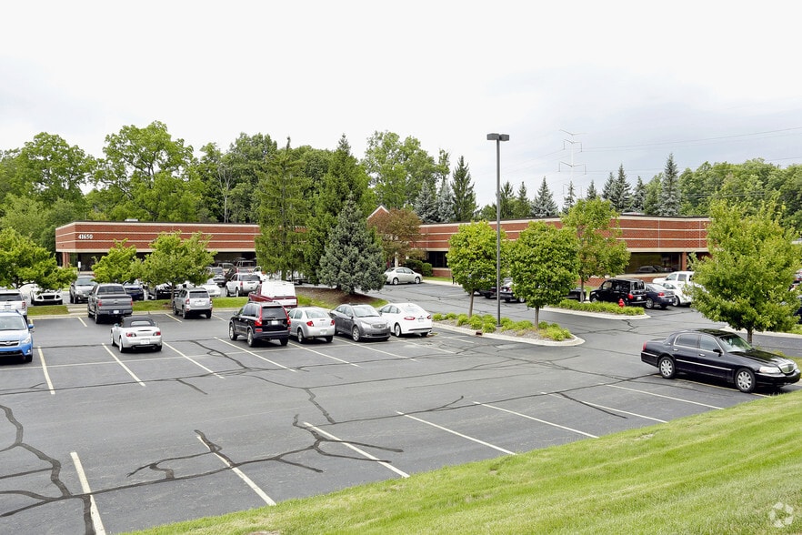 More Photos Of 41650 Gardenbrook Rd, Novi Unknown For Lease
