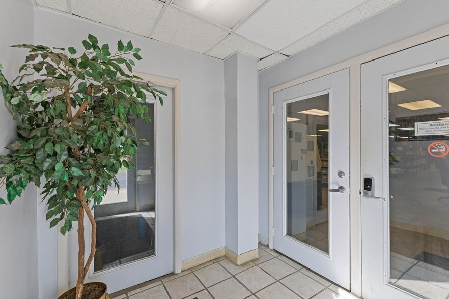 More Photos Of 1094 N Main St, Ashland City Light Manufacturing For Sale