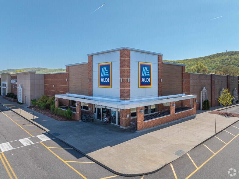 More Photos Of 3-43 Centre Dr, Central Valley Unknown For Sale