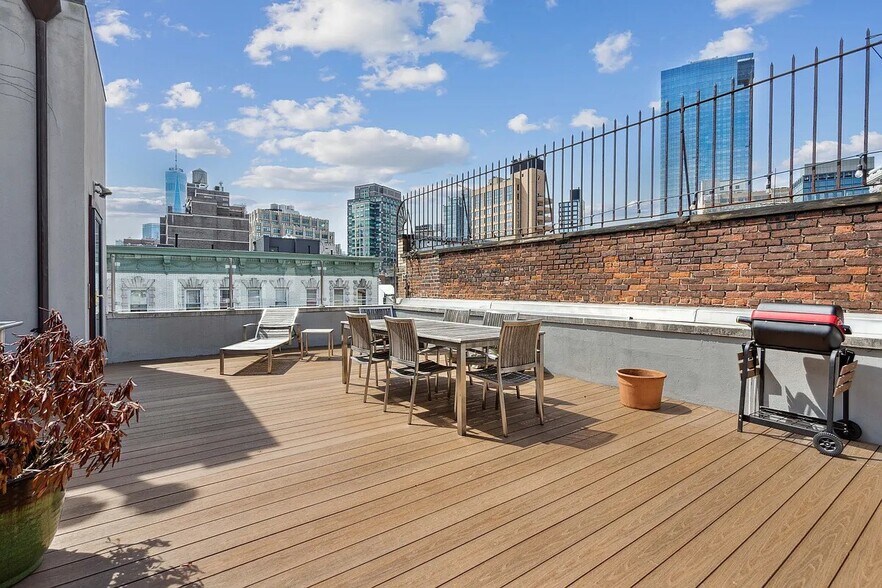 More Photos Of 171 Spring St, New York Apartments For Lease