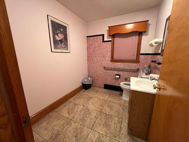More Photos Of 2059 Baltimore Blvd, Finksburg Medical For Sale