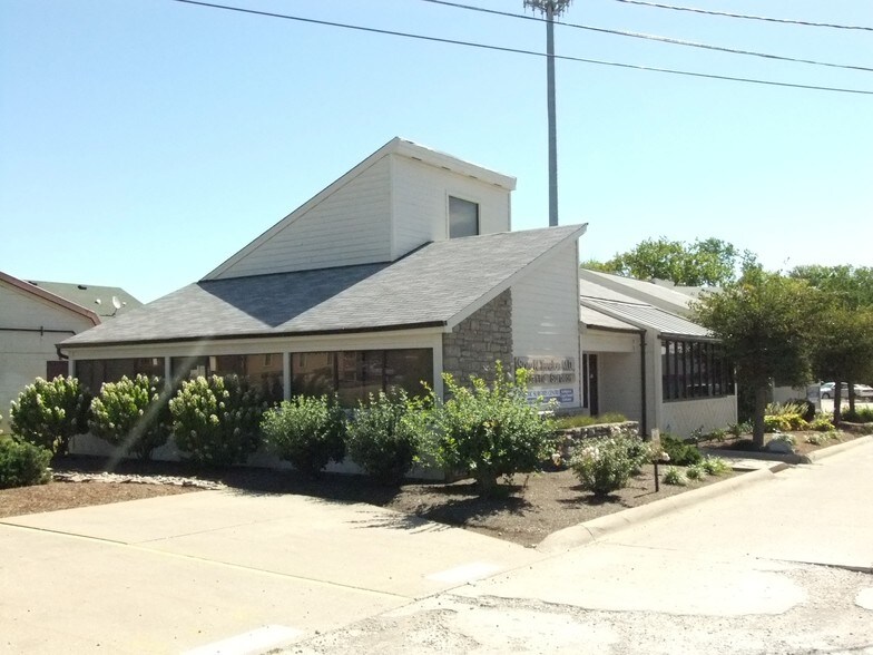 Primary Photo Of 3551-3553 Springdale Rd, Cincinnati Office For Lease