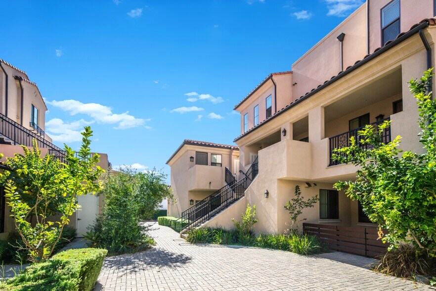 More Photos Of 8951 Monte Vista Ave, Montclair Apartments For Sale