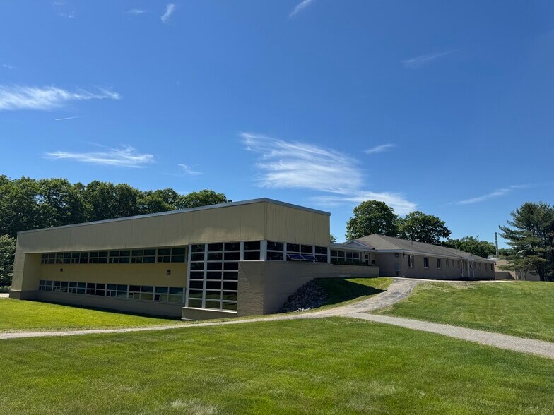 More Photos Of 50 Sunset Ln, Paxton Schools For Sale
