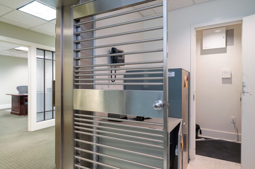 More Photos Of 580 E Main St, Norfolk Office For Lease