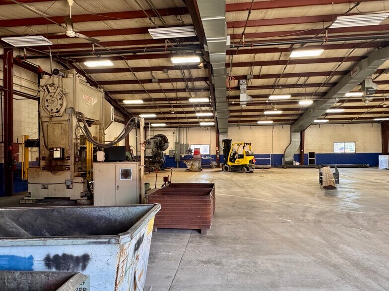 More Photos Of 205 W Main St, Bushnell Industrial For Sale