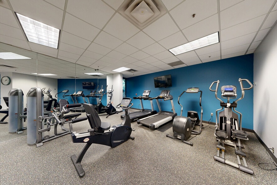 More Photos Of 100 Crescent Centre Pky, Tucker Office For Lease