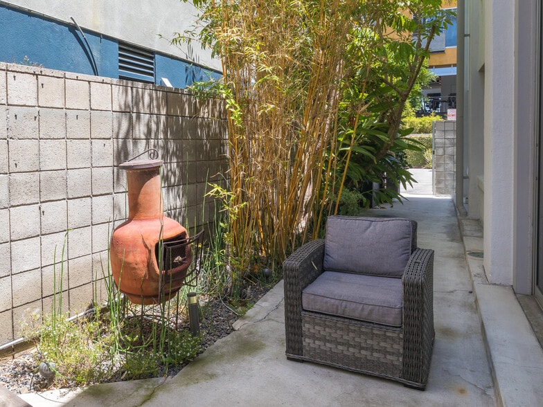 More Photos Of 2100 Abbot Kinney Blvd, Venice Office For Lease