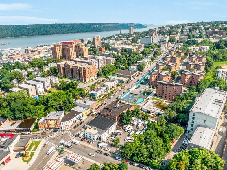 More Photos Of 50 Palisade Ave, Yonkers Storefront Retail Residential For Sale