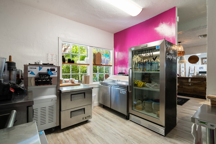 More Photos Of 98275 Overseas Hwy, Key Largo Storefront Retail Residential For Sale