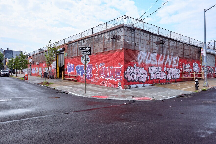 More Photos Of 275 Boerum St, Brooklyn Warehouse For Sale