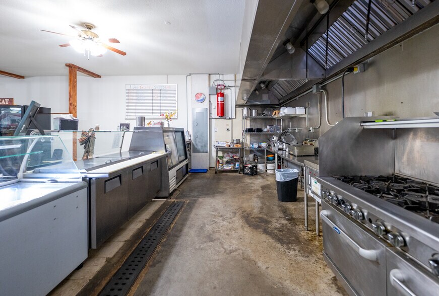 More Photos Of 4634 Highway 185, New Haven Freestanding For Sale