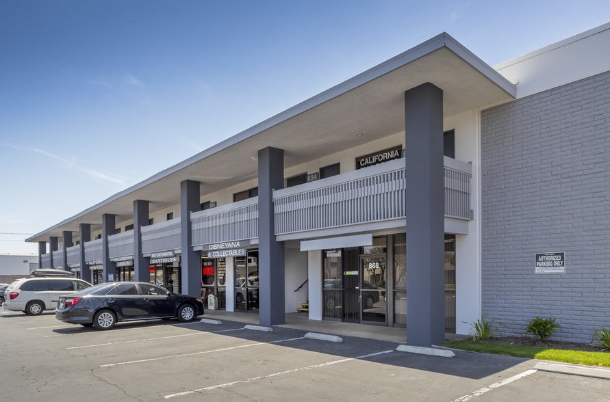 More Photos Of 840-898 N Main St, Orange Research And Development For Lease