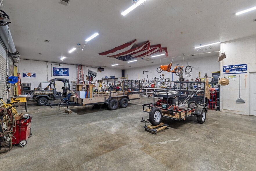 More Photos Of 1020 Thomas Rd, Benton Multifamily For Sale