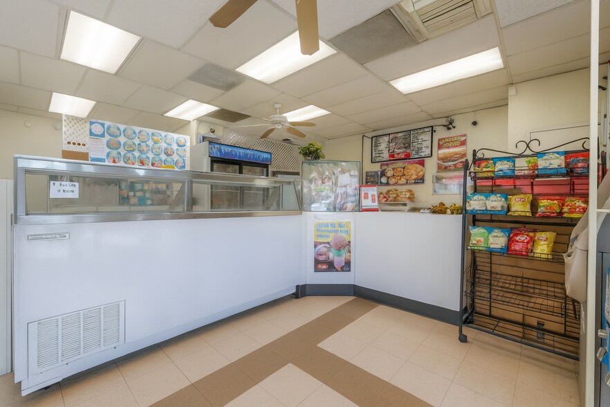 More Photos Of 31170 US Highway 74, Homeland General Retail For Lease