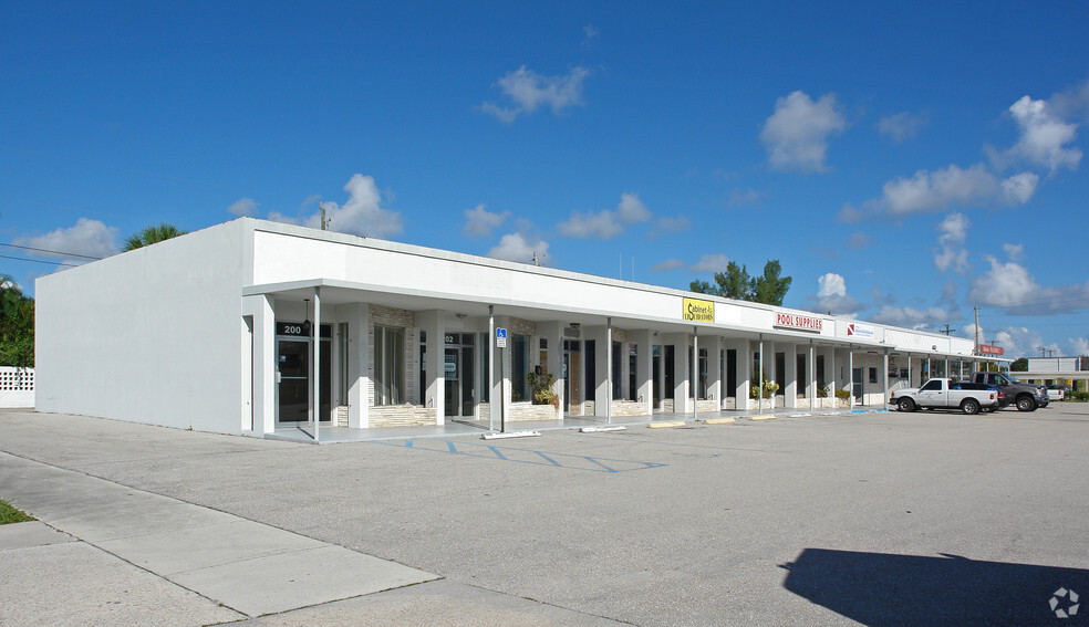 Primary Photo Of 200-228 Federal Hwy, Lake Park General Retail For Lease