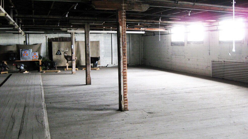 More Photos Of 415 N Indiana Ave, Auburn Warehouse For Sale
